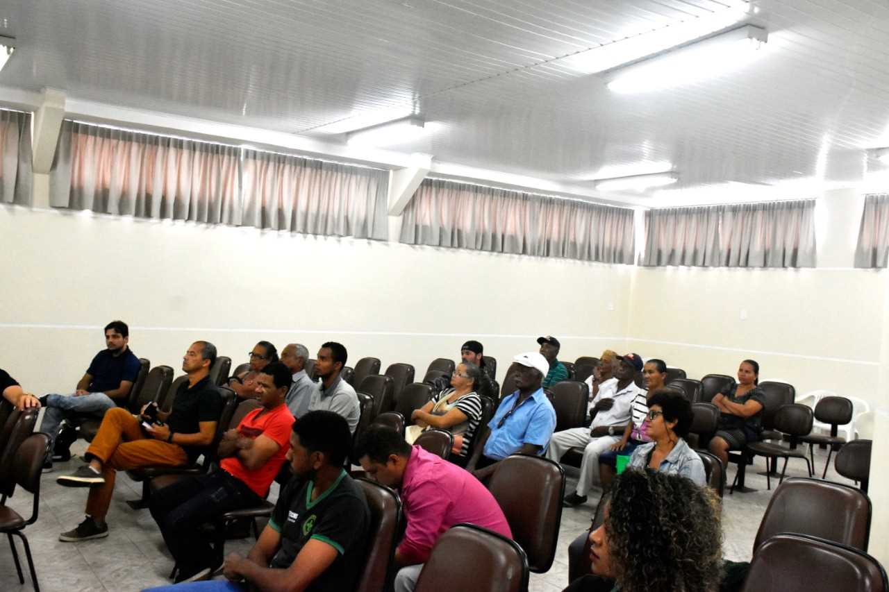 Camacã: Prefeitura entrega CEFIR de graça para Pequenos Produtores